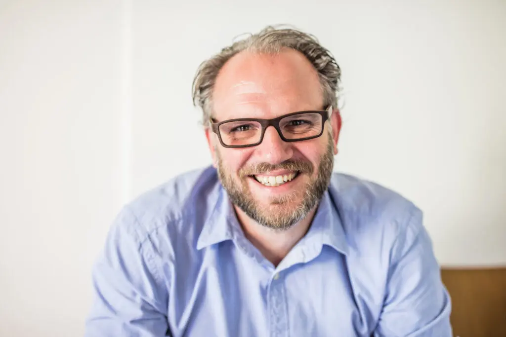 Porträt von Oliver Krammer, dem Mitgründer und CTO der Webagentur i-kiu.