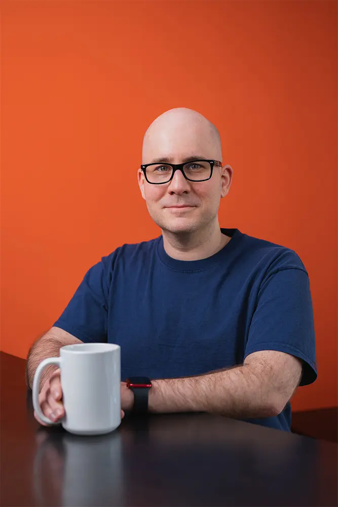 Bernhard Oberndorfer im Büro von i-kiu.