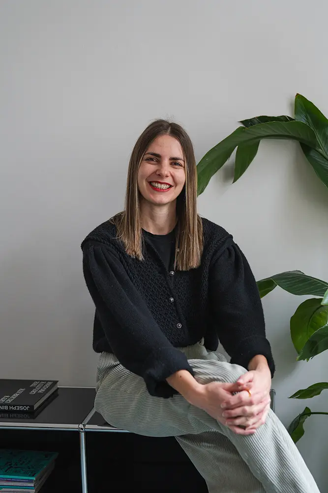 Franziska Heiss im Büro von i-kiu.